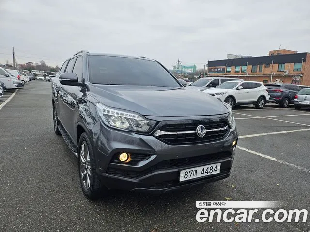 SsangYong Rexton 2019 thumb 2