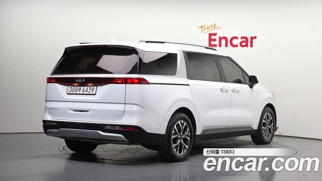 Kia Carnival 2023 thumb 3