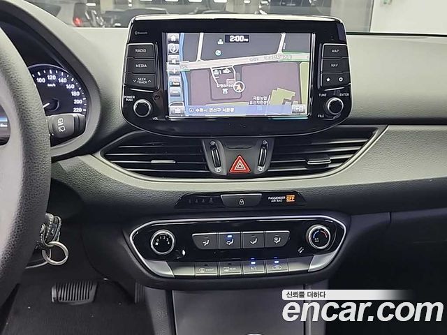 Hyundai i30 2018 thumb 11