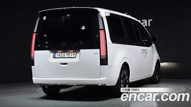 Hyundai Staria 2025 thumb 3