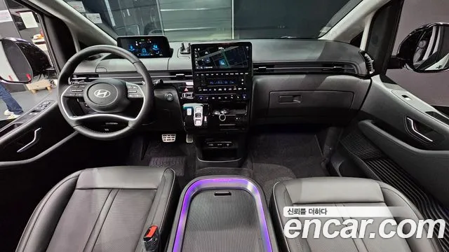 Hyundai Staria 2025 thumb 8