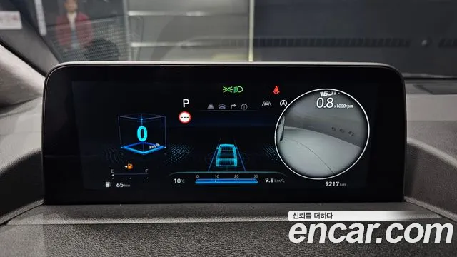 Hyundai Staria 2025 thumb 9