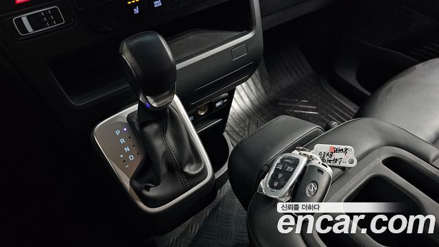 Hyundai Staria 2021 thumb 10