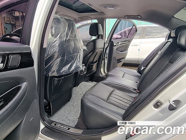 Hyundai Genesis 2012 thumb 8