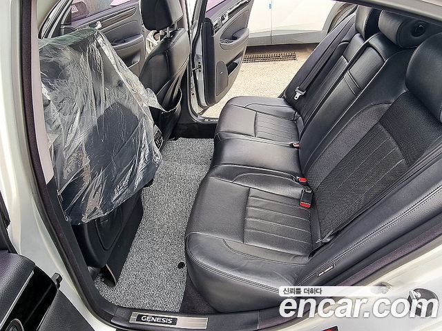Hyundai Genesis 2012 thumb 10