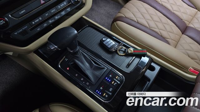 Kia Carnival 2017 thumb 9