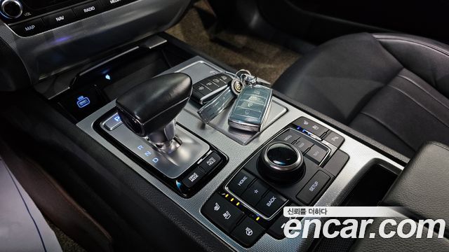 Genesis G80 2018 thumb 10