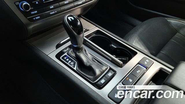 Hyundai Genesis 2016 thumb 9