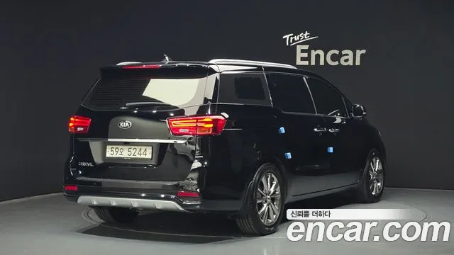 Kia Carnival 2019 thumb 3