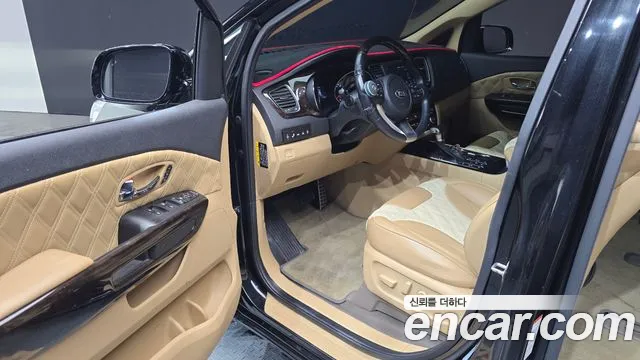 Kia Carnival 2019 thumb 11