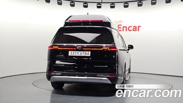 Kia Carnival 2021 thumb 5
