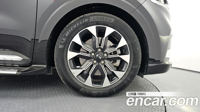 Kia Carnival 2021 thumb 6