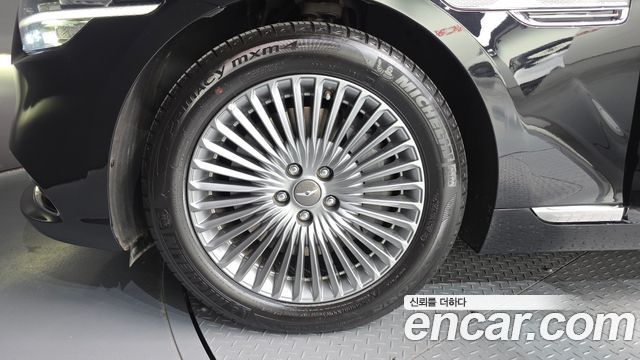 Genesis G90 2019 thumb 6
