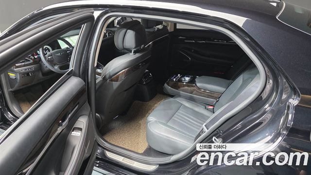 Genesis G90 2019 thumb 12