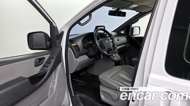 Hyundai Starex 2015 thumb 10
