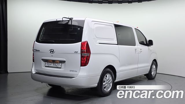 Hyundai Starex 2016 thumb 2
