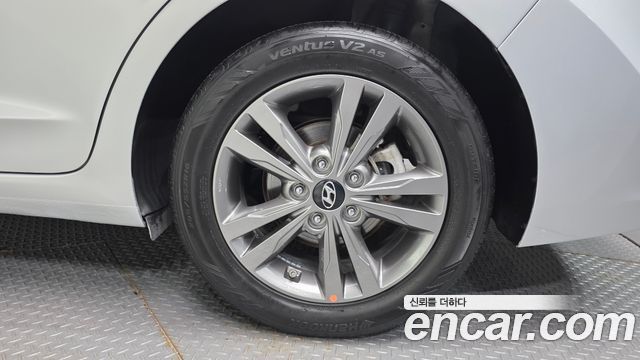 Hyundai Avante 2016 thumb 6