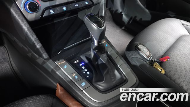 Hyundai Avante 2016 thumb 10