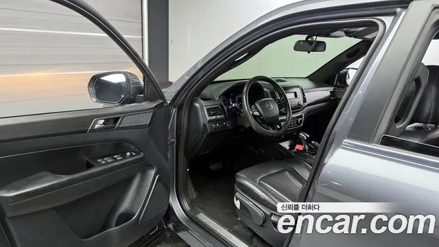 SsangYong Rexton 2022 thumb 11