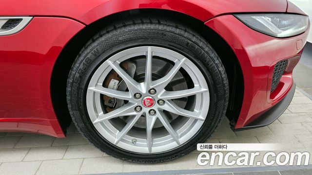 Jaguar F-Type 2021 thumb 6