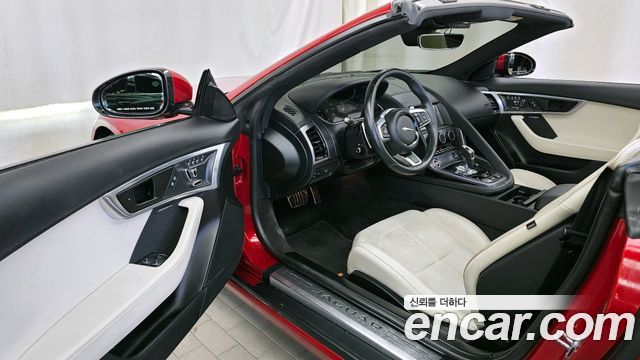 Jaguar F-Type 2021 thumb 10
