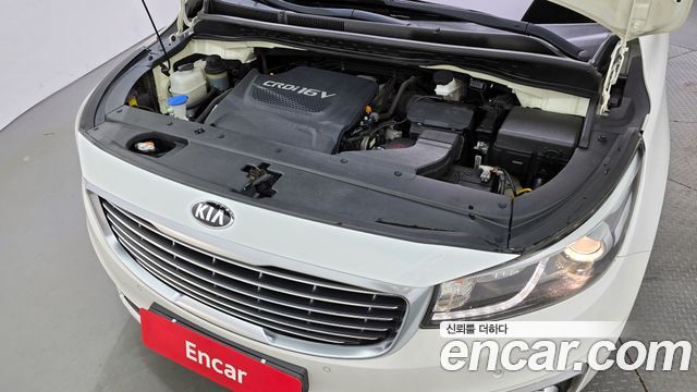 Kia Carnival 2015 thumb 6