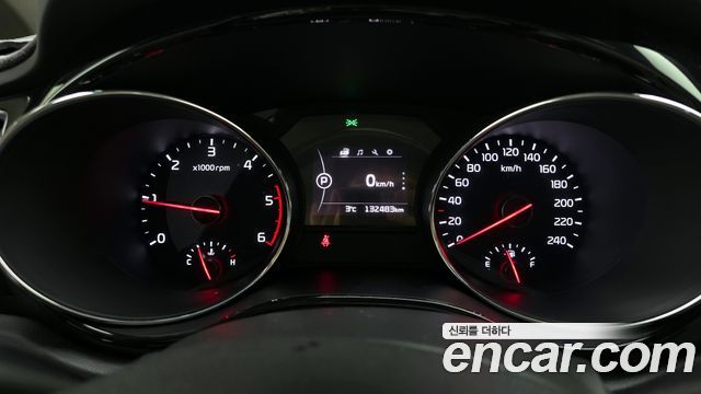 Kia Carnival 2015 thumb 8