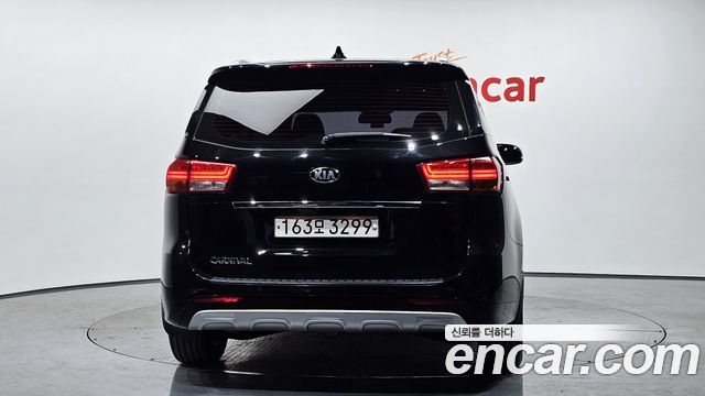 Kia Carnival 2017 thumb 5