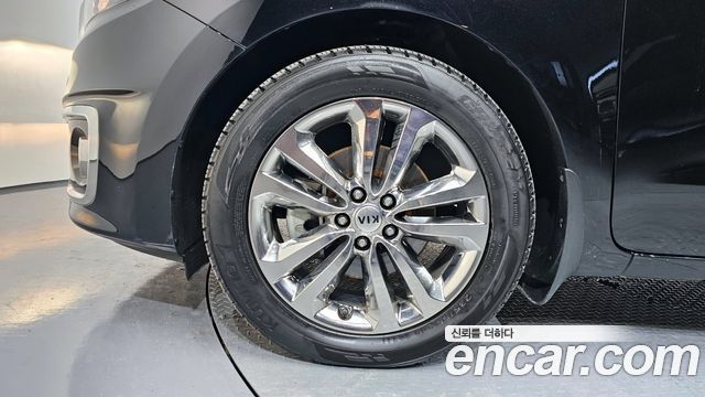 Kia Carnival 2017 thumb 6