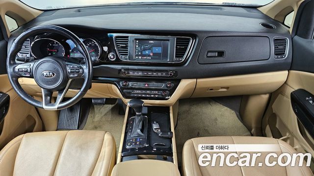Kia Carnival 2017 thumb 8