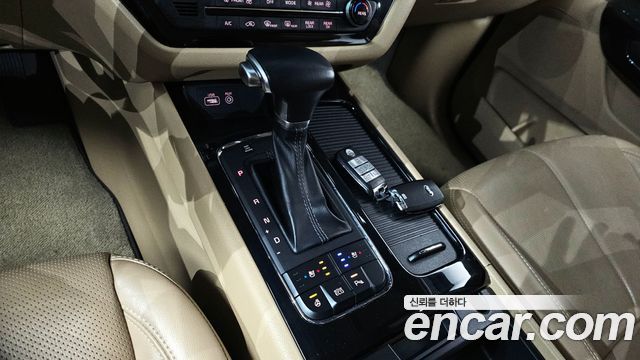 Kia Carnival 2017 thumb 9