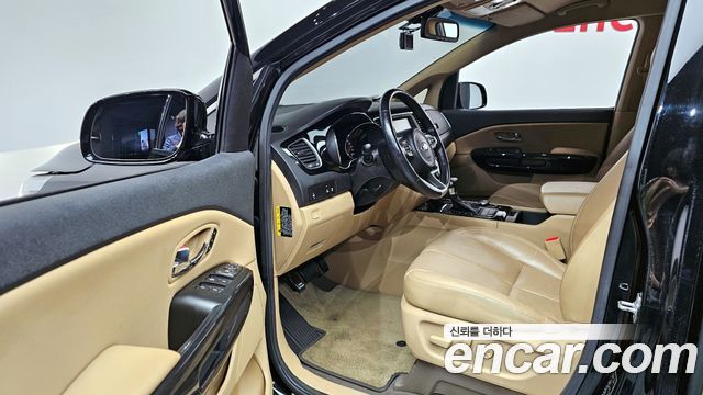 Kia Carnival 2017 thumb 12