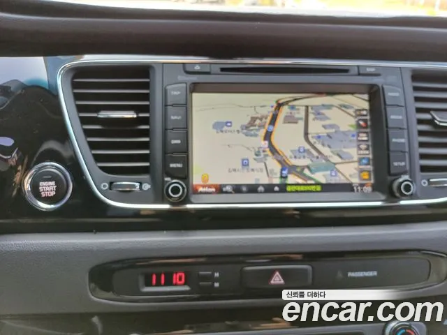 Kia Carnival 2017 thumb 11