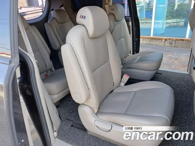 Kia Carnival 2017 thumb 9