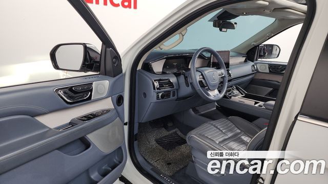 Lincoln Navigator 2020 thumb 10