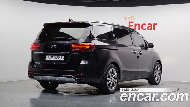 Kia Carnival 2019 thumb 3