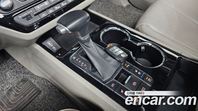 Kia Carnival 2019 thumb 10