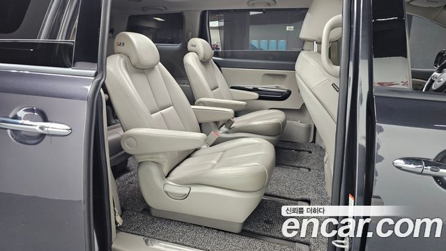 Kia Carnival 2019 thumb 12