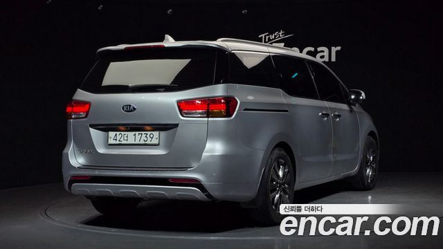 Kia Carnival 2015 thumb 2