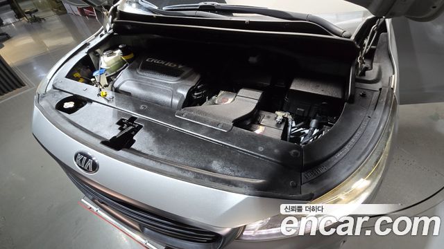 Kia Carnival 2015 thumb 6