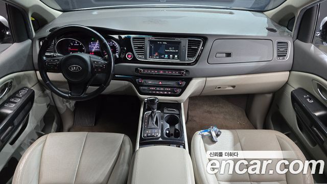 Kia Carnival 2015 thumb 7