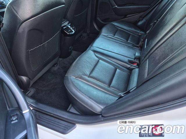 Hyundai i40 2016 thumb 10