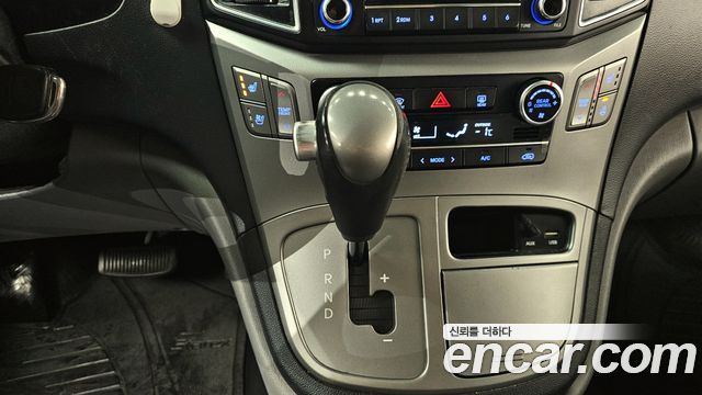 Hyundai Starex 2016 thumb 10