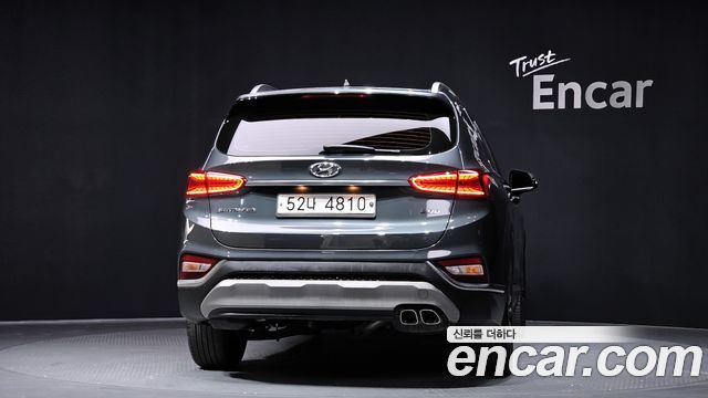 Hyundai Santa Fe 2018 thumb 5