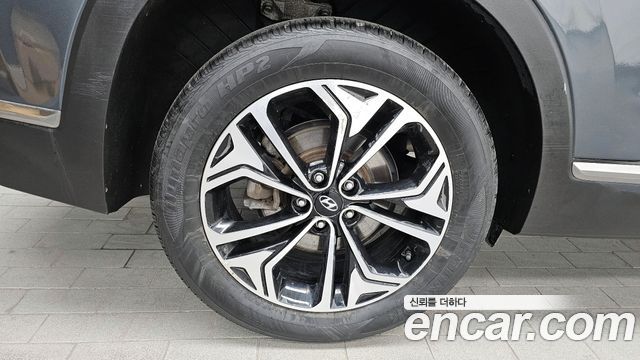Hyundai Santa Fe 2018 thumb 6