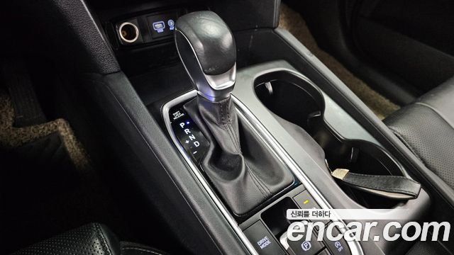 Hyundai Santa Fe 2018 thumb 10