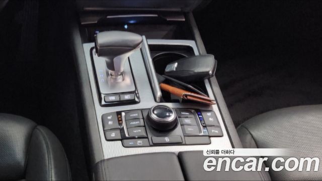 Genesis G80 2017 thumb 9