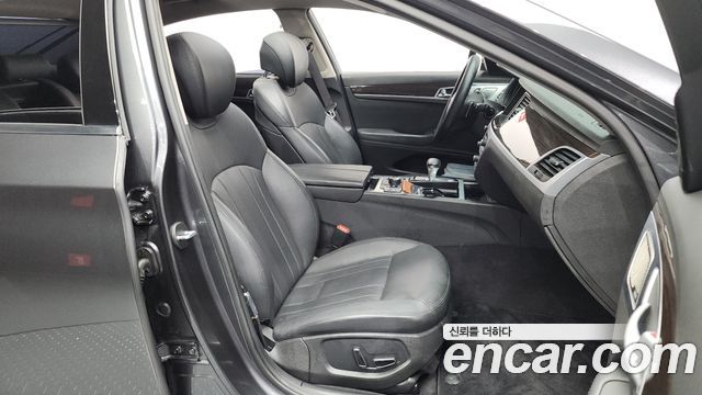 Genesis G80 2017 thumb 12