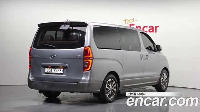 Hyundai Starex 2018 thumb 3