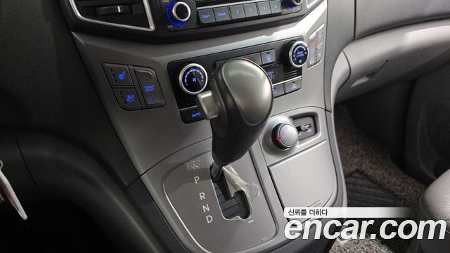 Hyundai Starex 2015 thumb 9